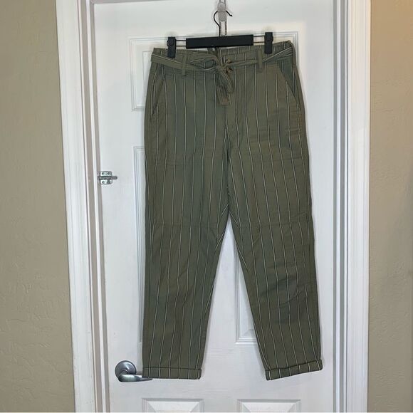 American Eagle Outfitters Pants - American Eagle Olive Green pin stripe Cropped Pants Size 4